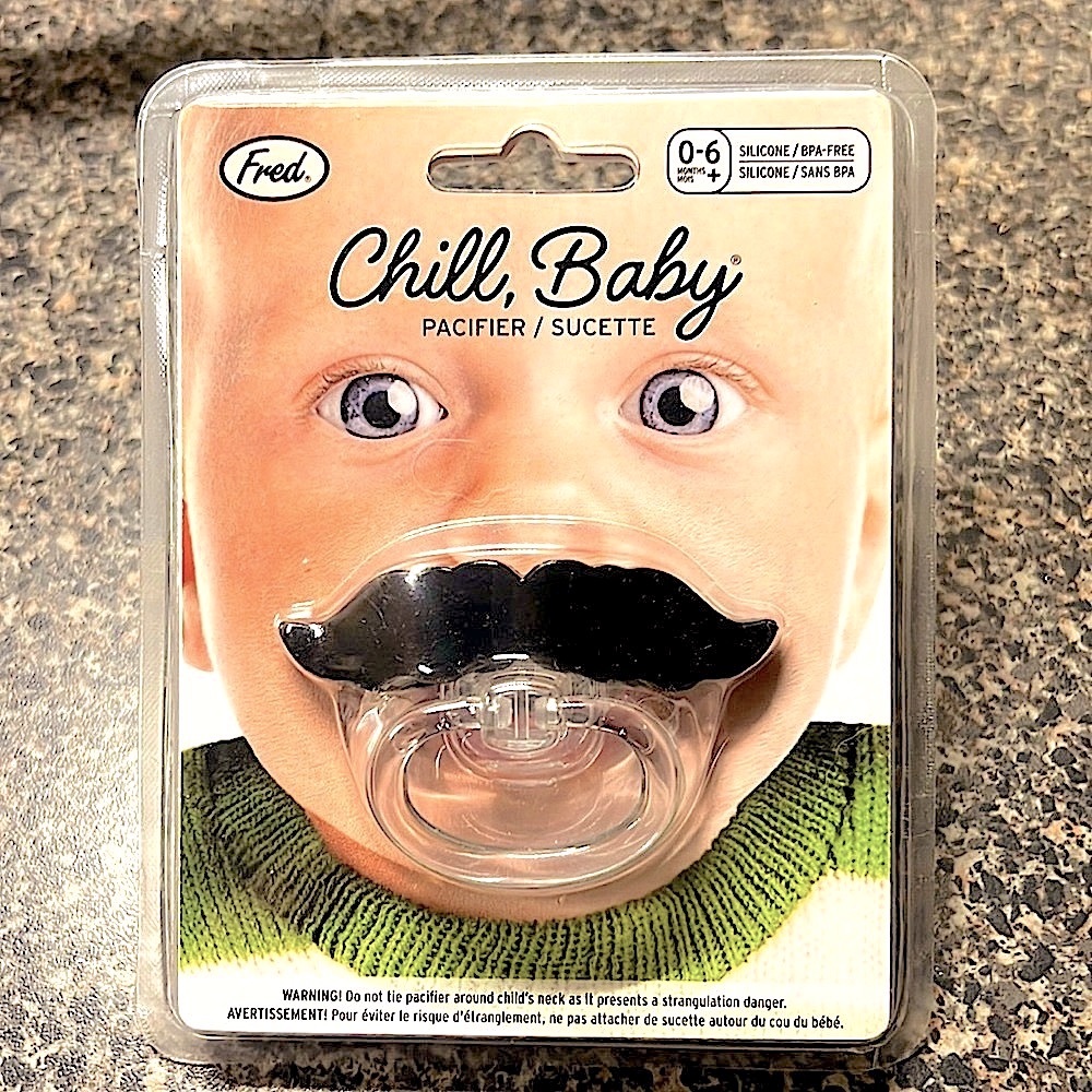 NWT 👶 FRED “CHILL, BABY” FUNNY MUSTACHE SILICONE PACIFIER SUCETTE Baby Boy 0-6+